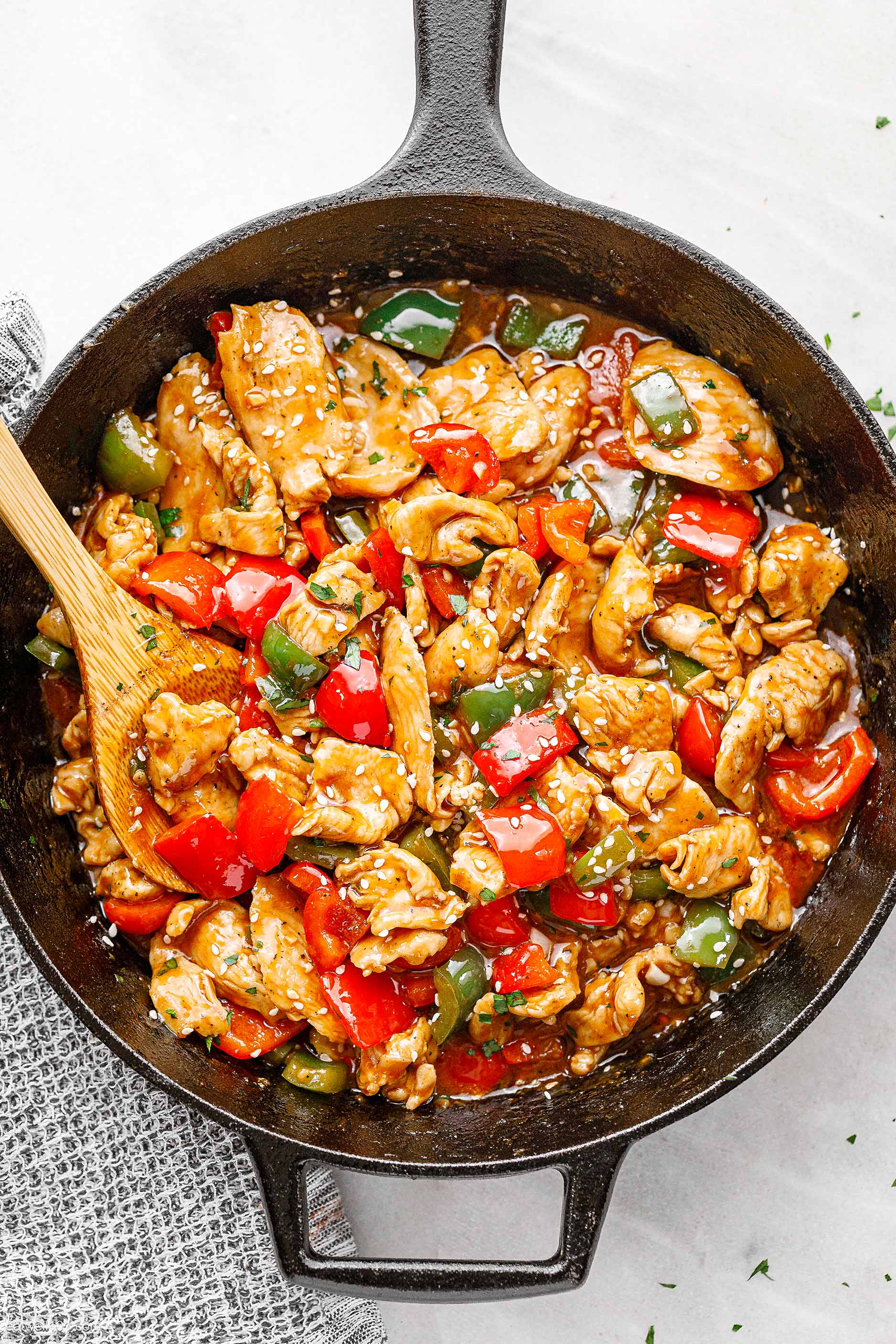 Stir-Fried Chicken and Bell Pepper Medley with Garlic Soy Glaze