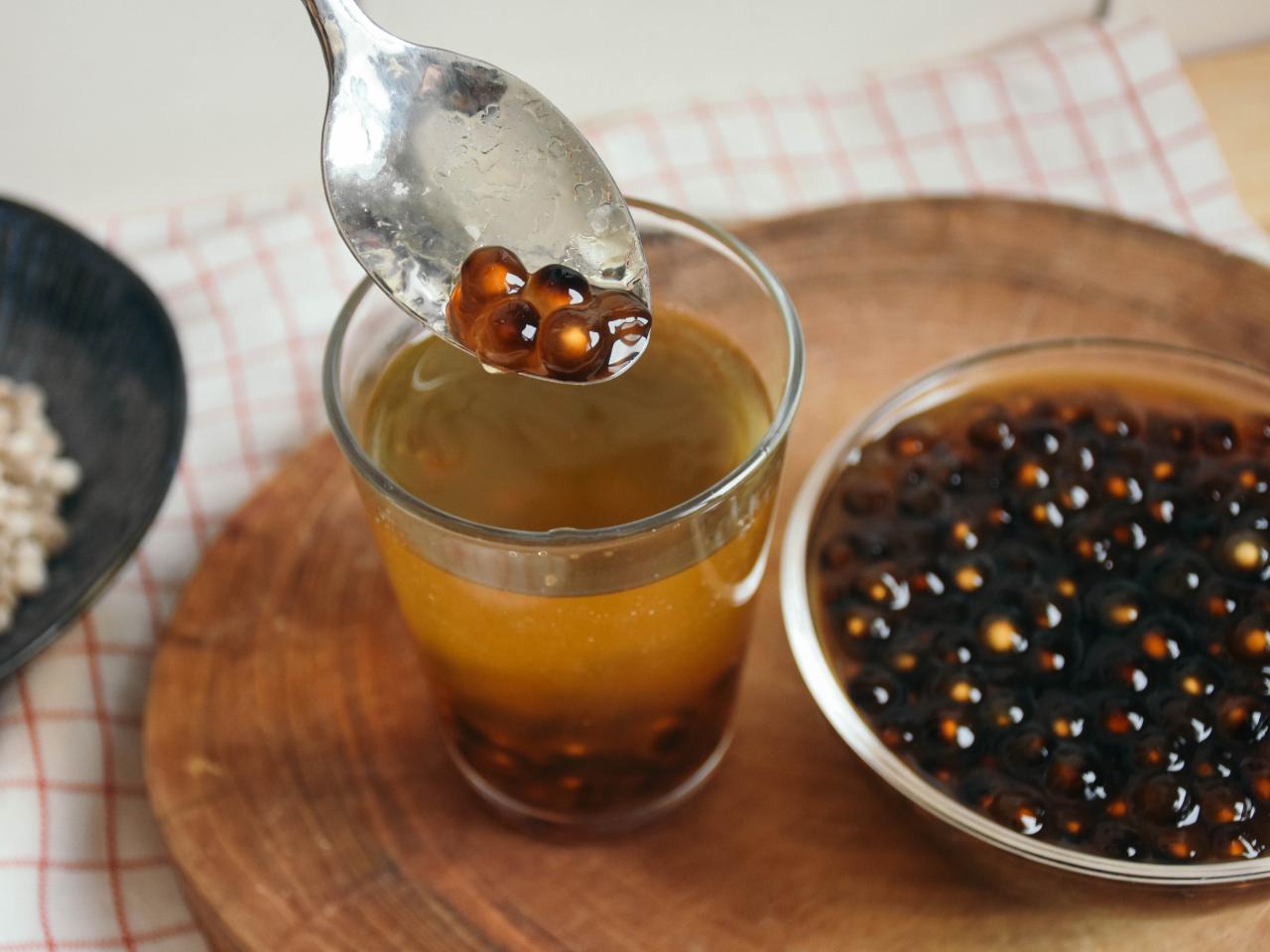 Vietnamese Iced Jasmine Tea with Tapioca Pearls
