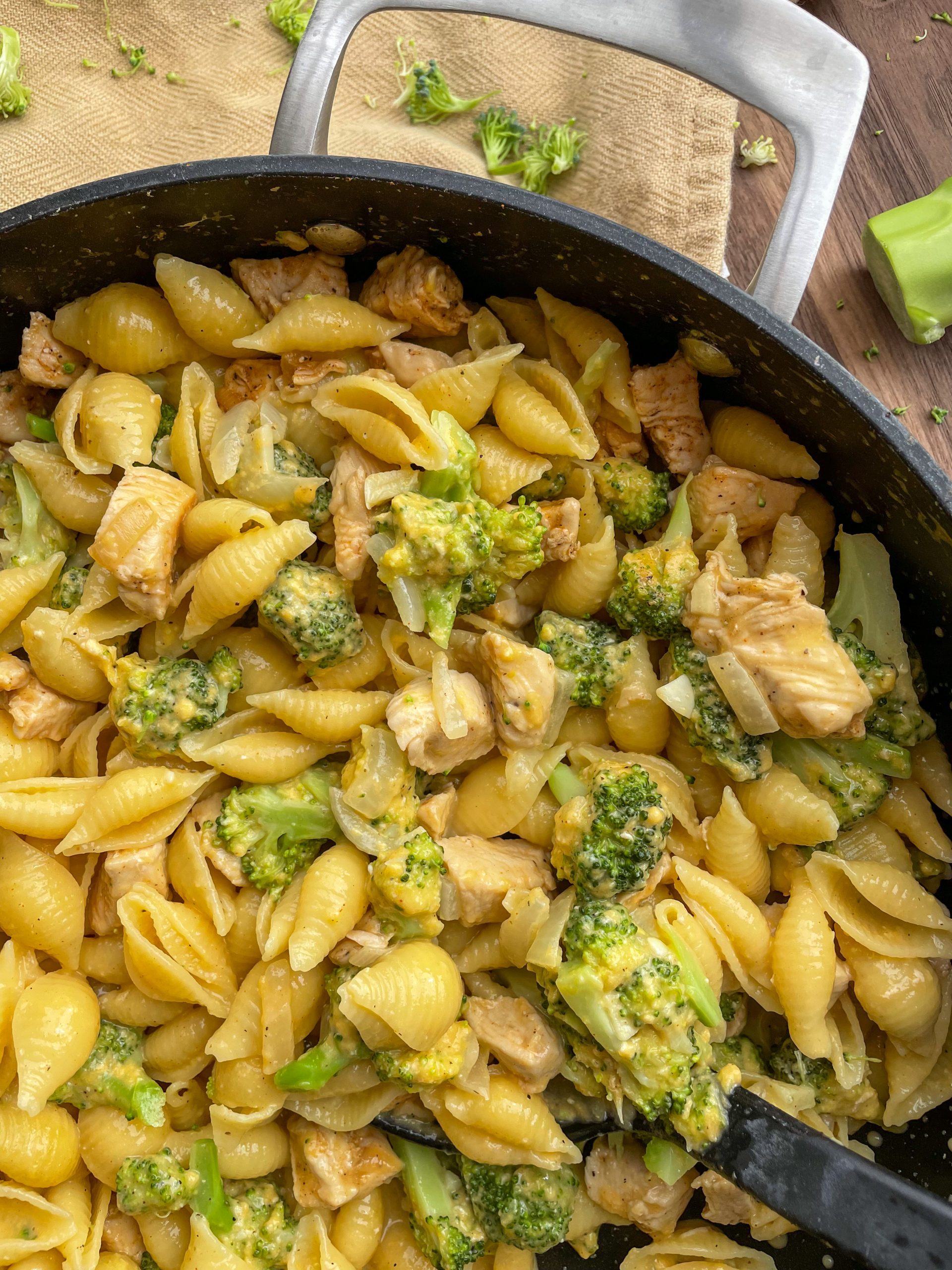 One-Pot Cheesy Broccoli and Chicken Pasta