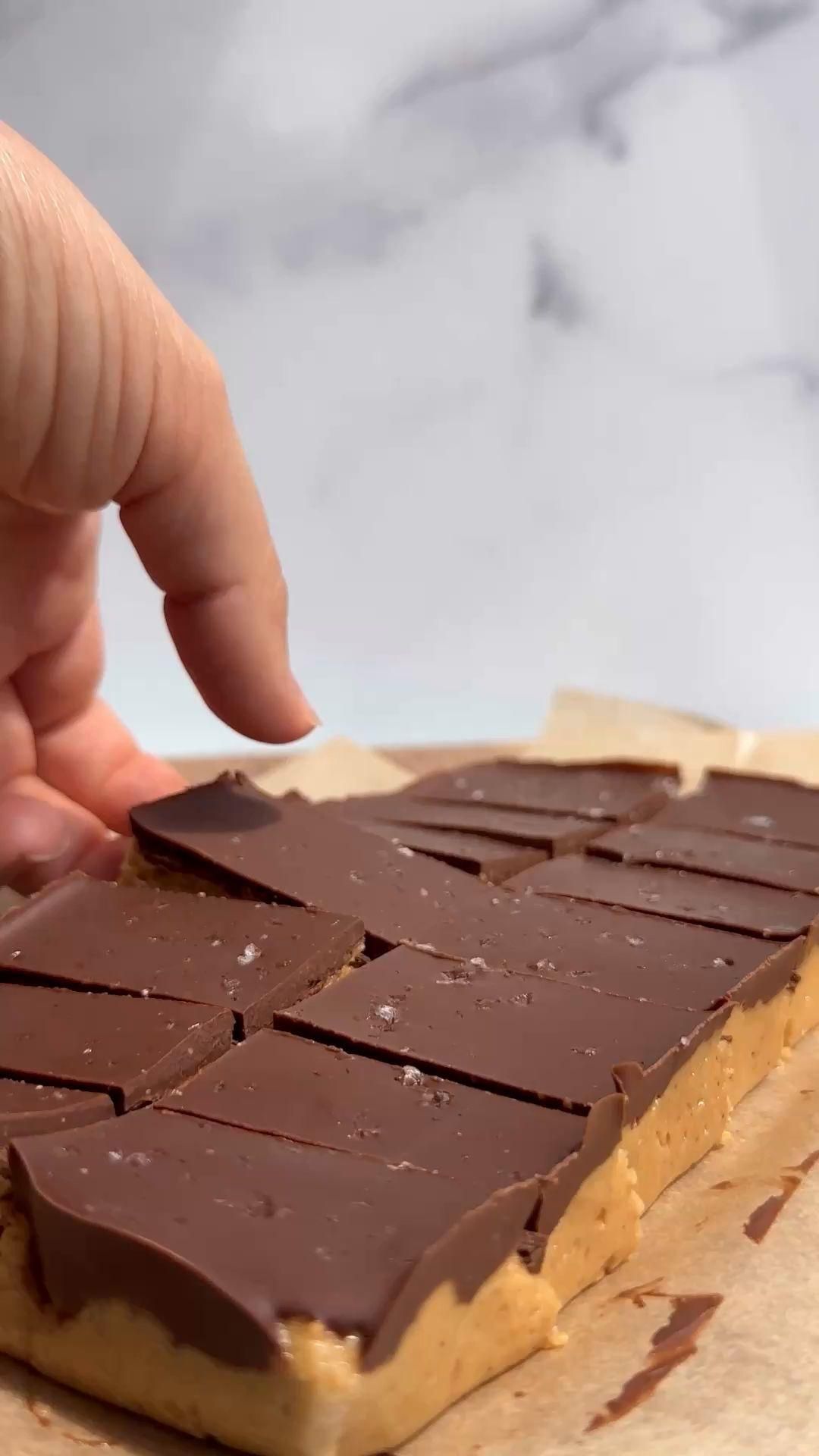 No-Bake Peanut Butter Chocolate Bar