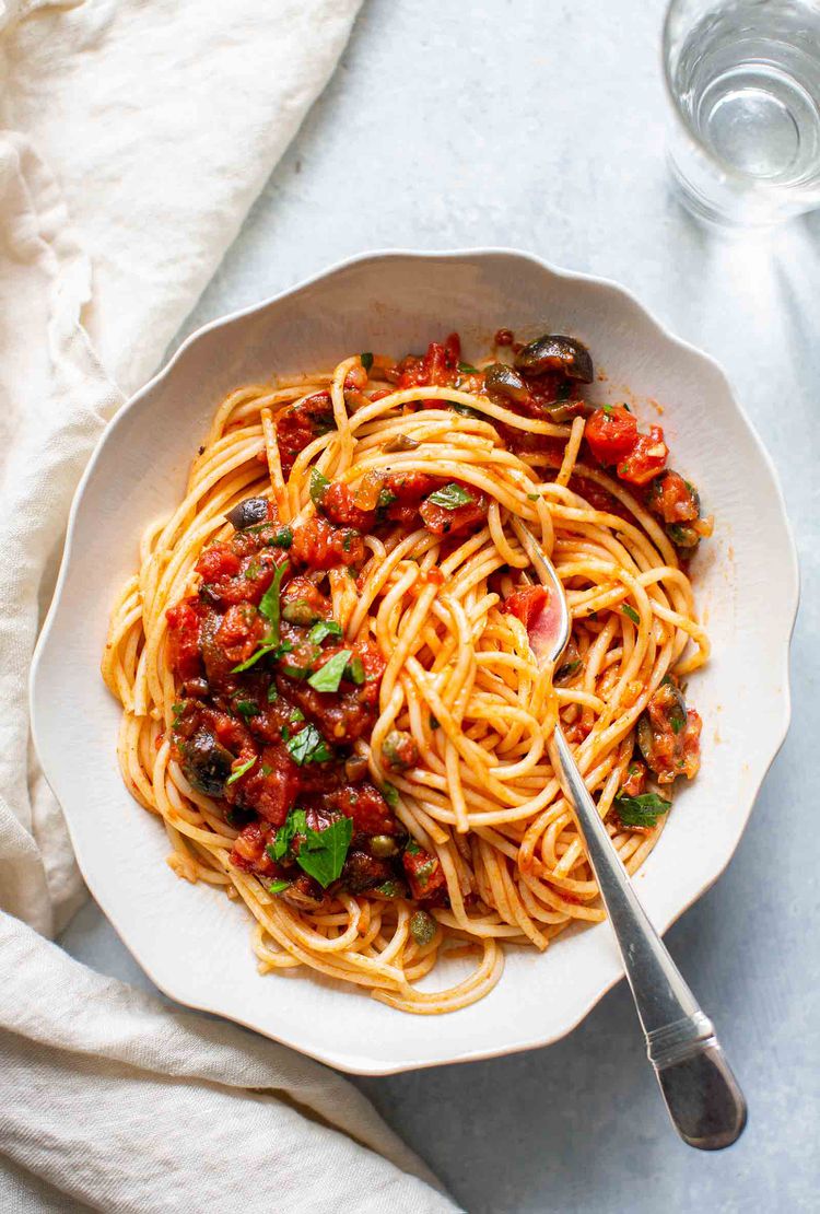 Olive and Sundried Tomato Puttanesca Pasta