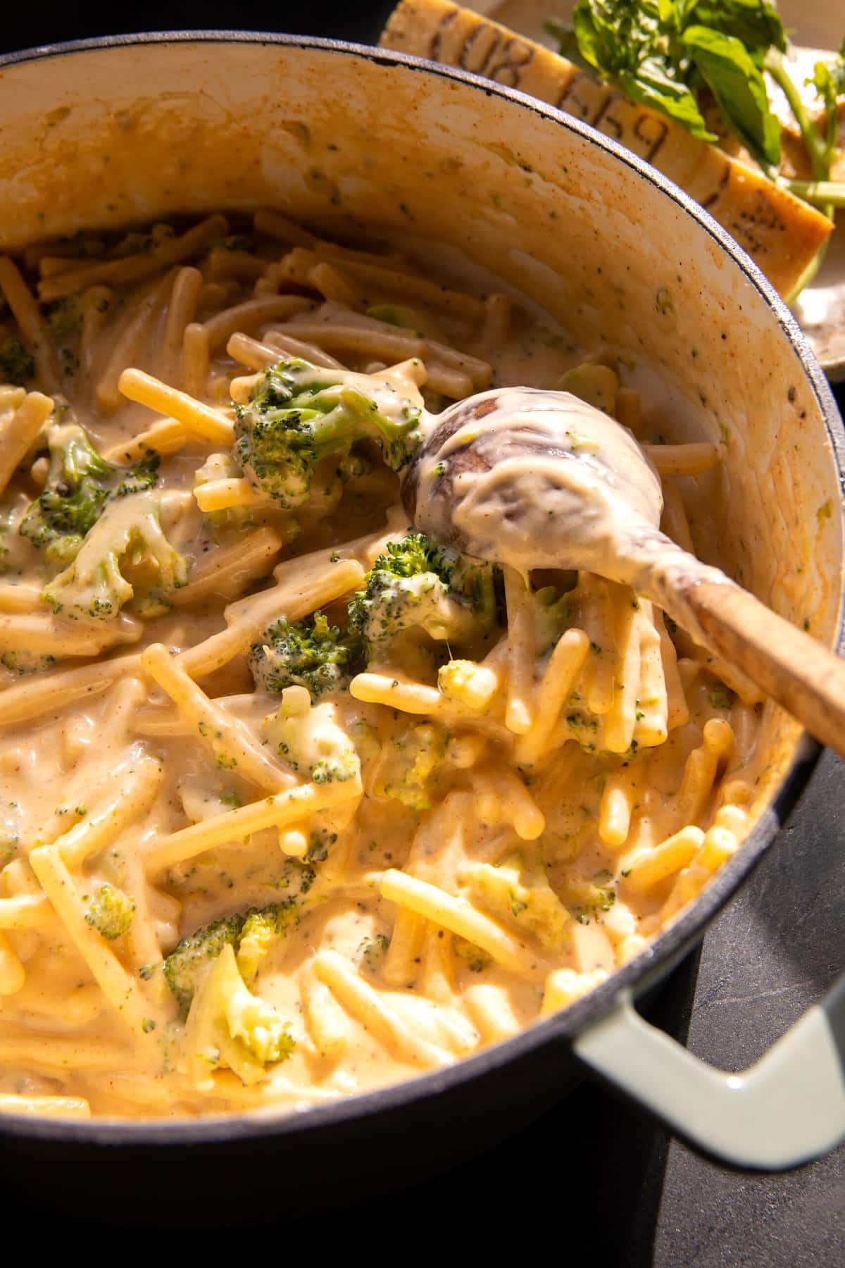 One-Pot Cheesy Broccoli Pasta Bake