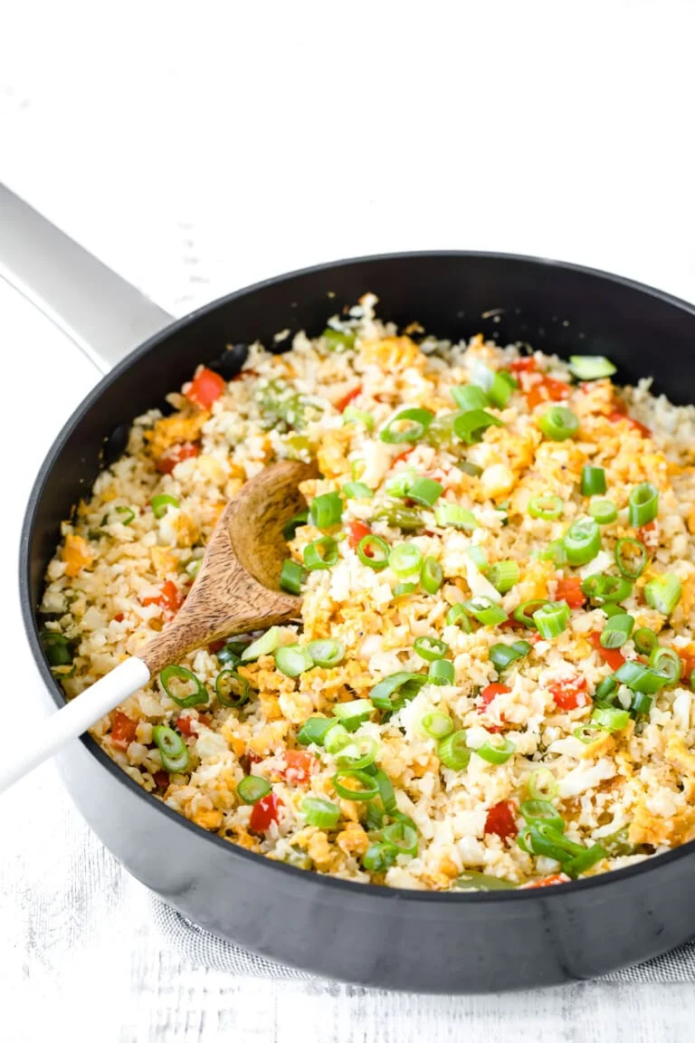 Keto-Friendly Cauliflower Fried Rice with Garlic and Scallions