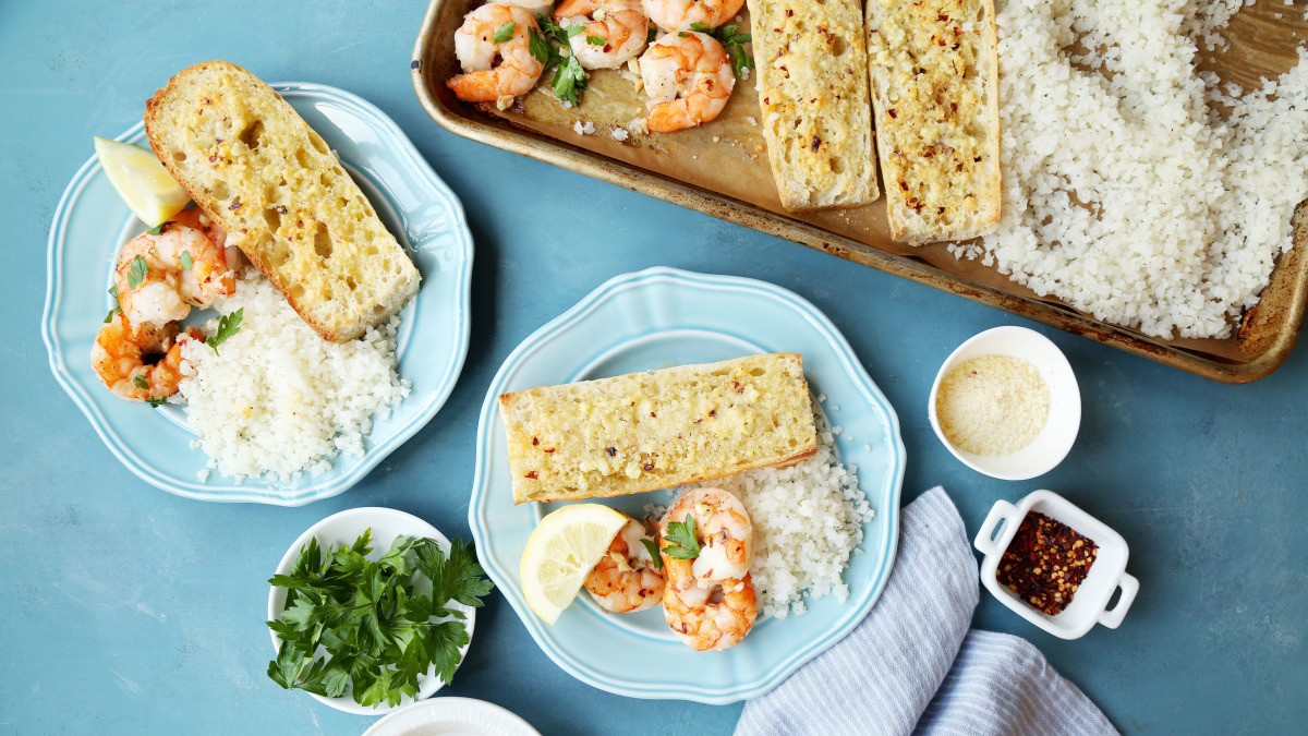 Sheet Pan Shrimp Scampi with Garlic Bread