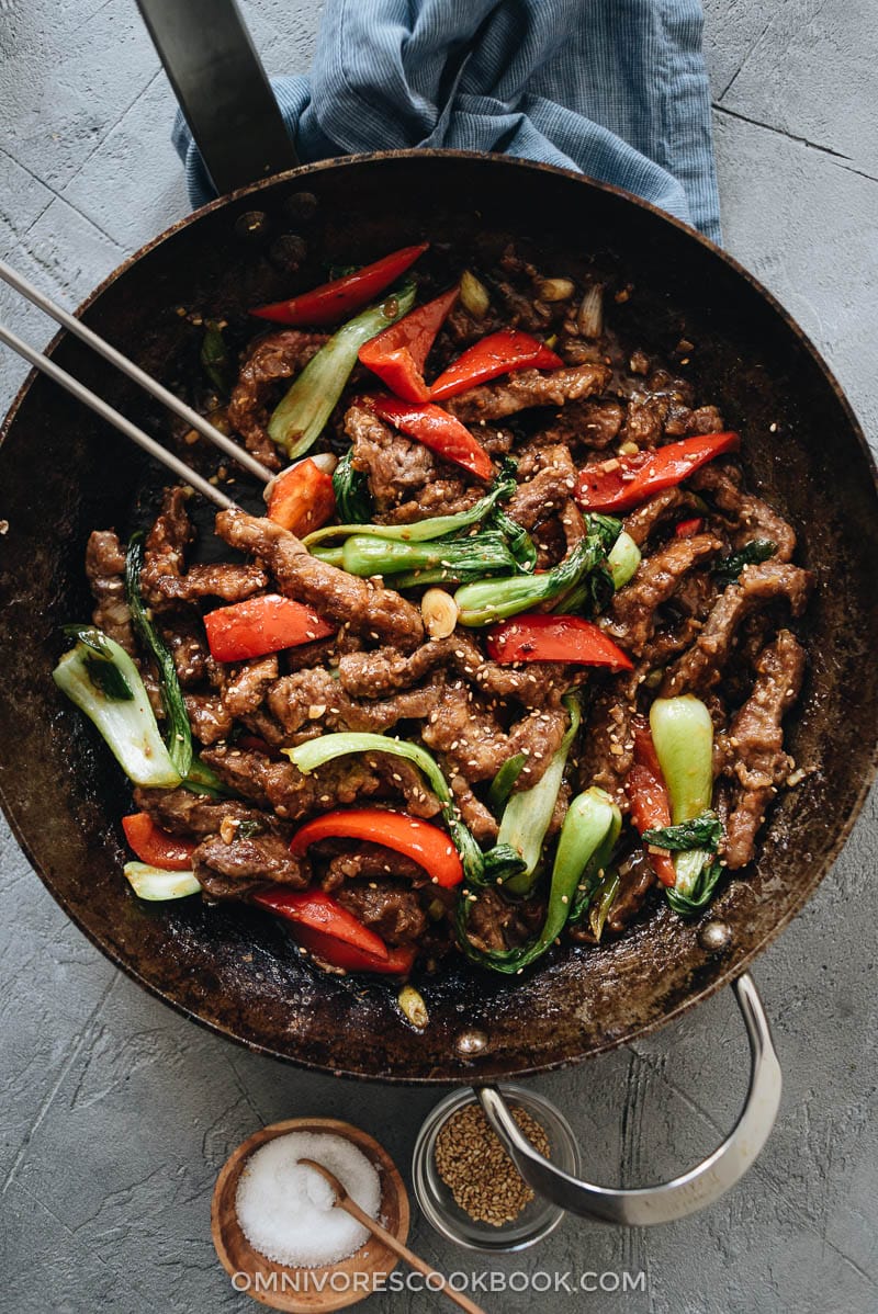 Spicy Ginger-Soy Stir Fry with Tender Beef and Bell Peppers