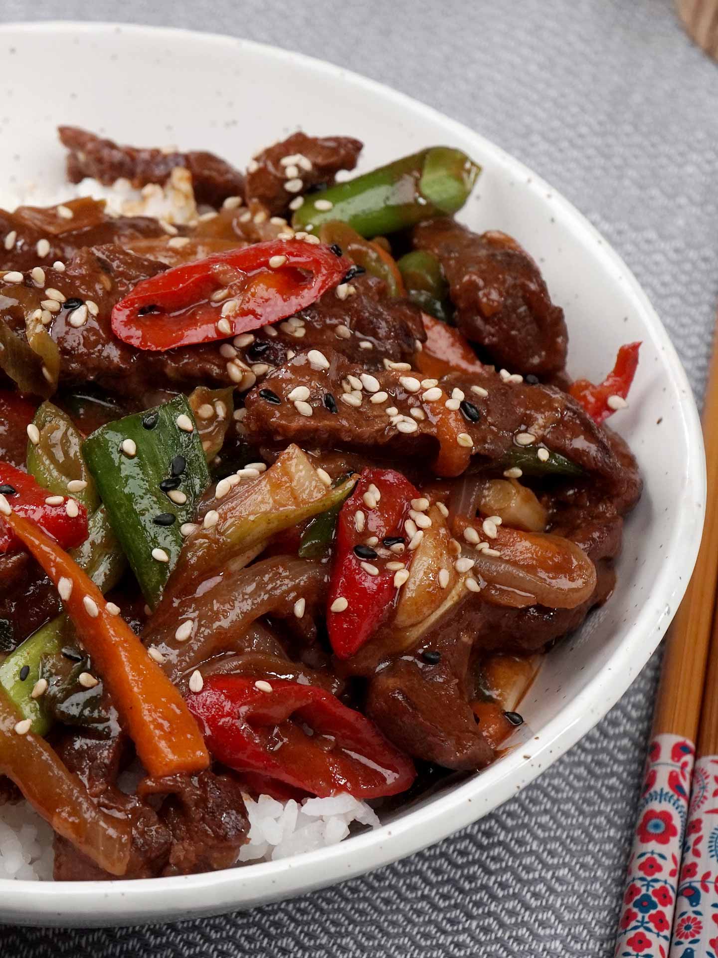 Spicy Korean-Inspired Beef Stir Fry with Sesame and Garlic