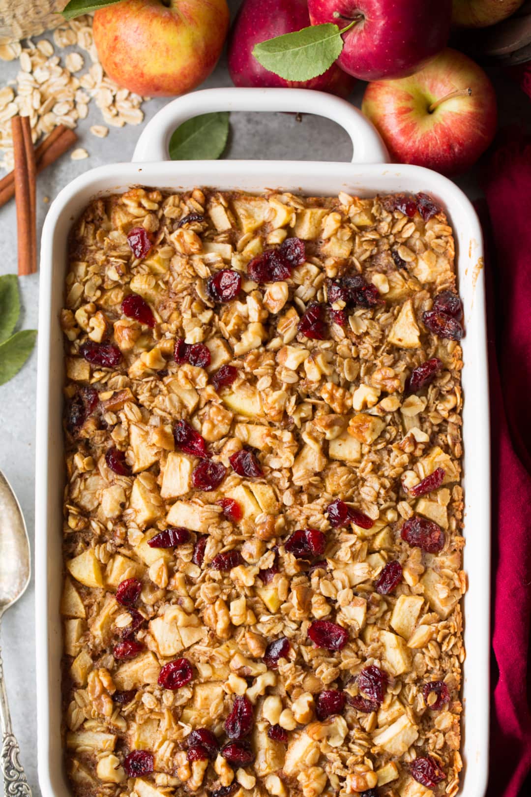 Sweet Cinnamon Apple Oatmeal Bake