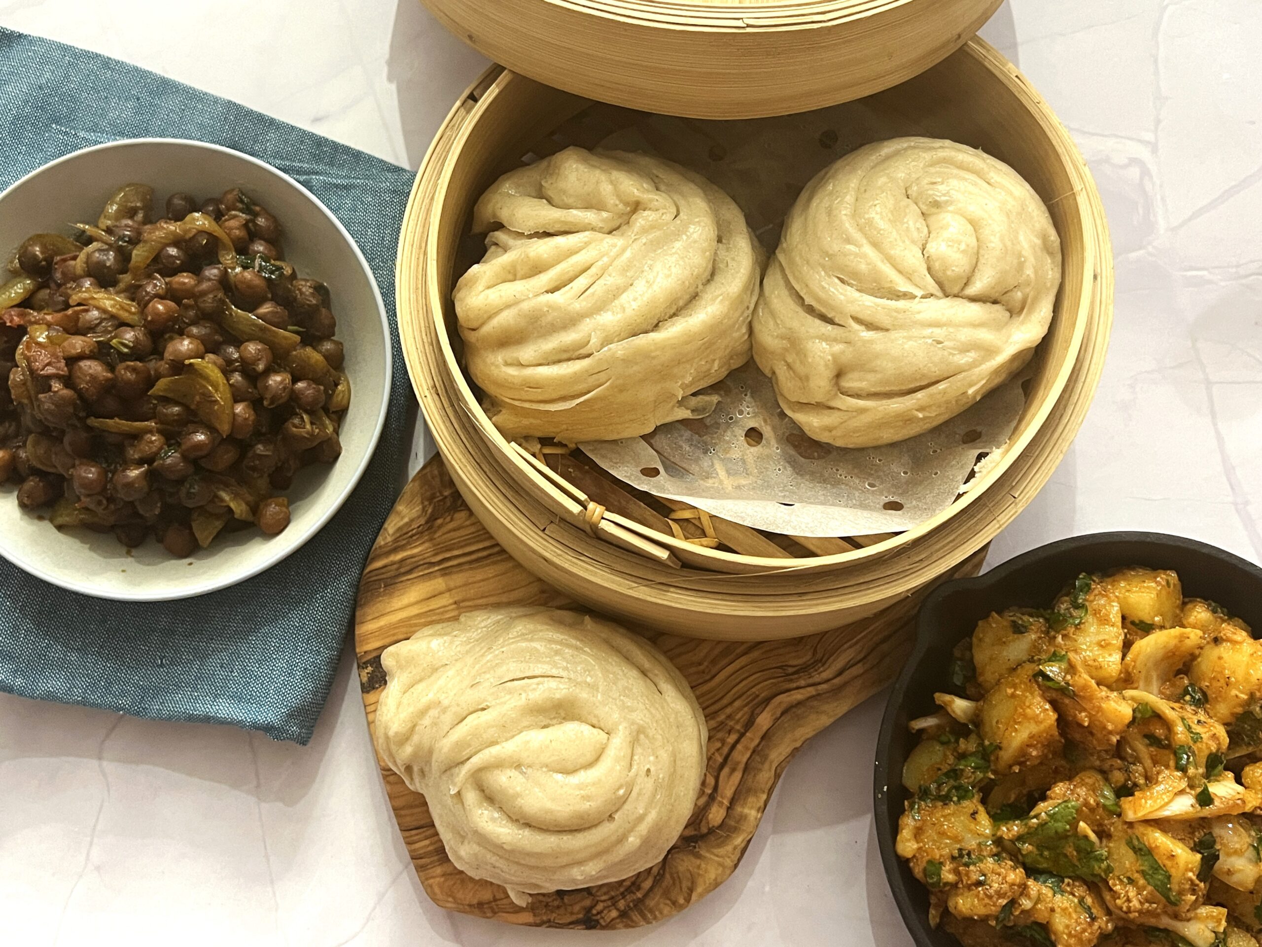 Pan-Fried Tibetan Tingmo Steamed Bread with Garlic Butter
