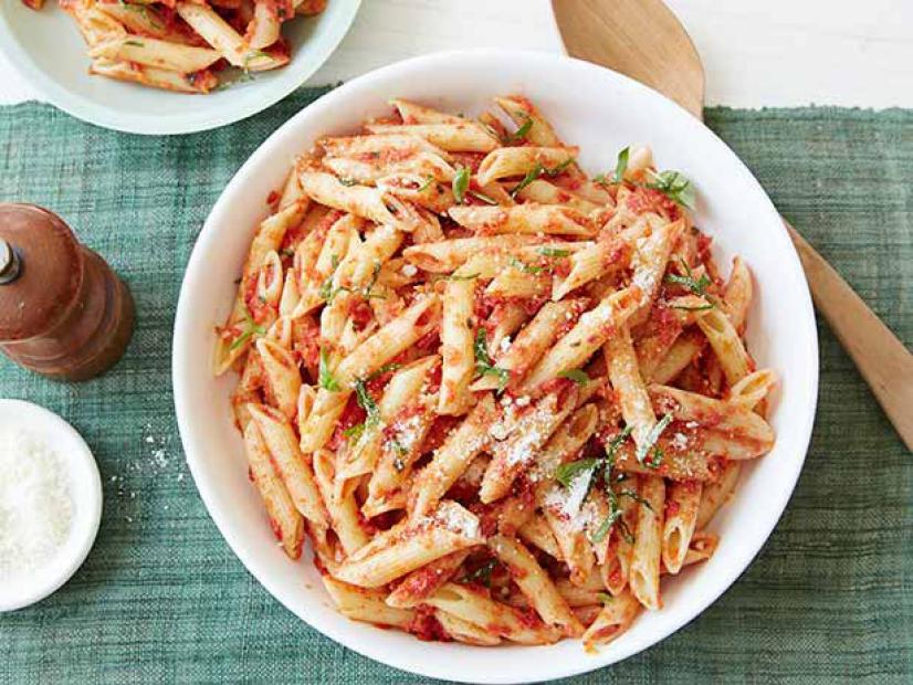 Penne with Sundried Tomato Pesto and Spinach