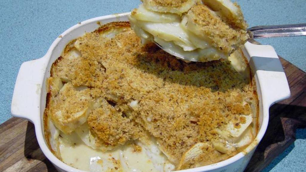 Cheesy Herb Scalloped Potatoes with Fresh Thyme