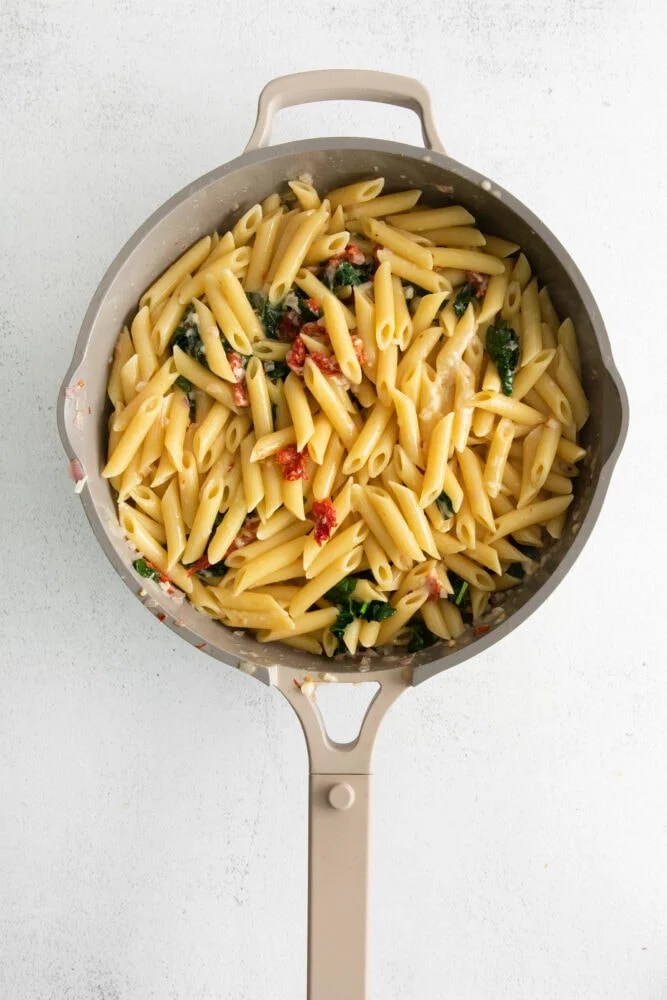 Tuscan-Inspired One-Pot Penne with Sun-Dried Tomatoes and Spinach