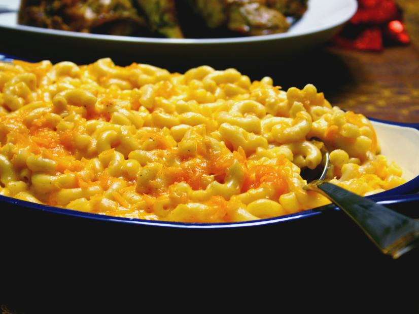 Wellesley-Inspired Baked Macaroni and Cheese with Smoked Cheddar