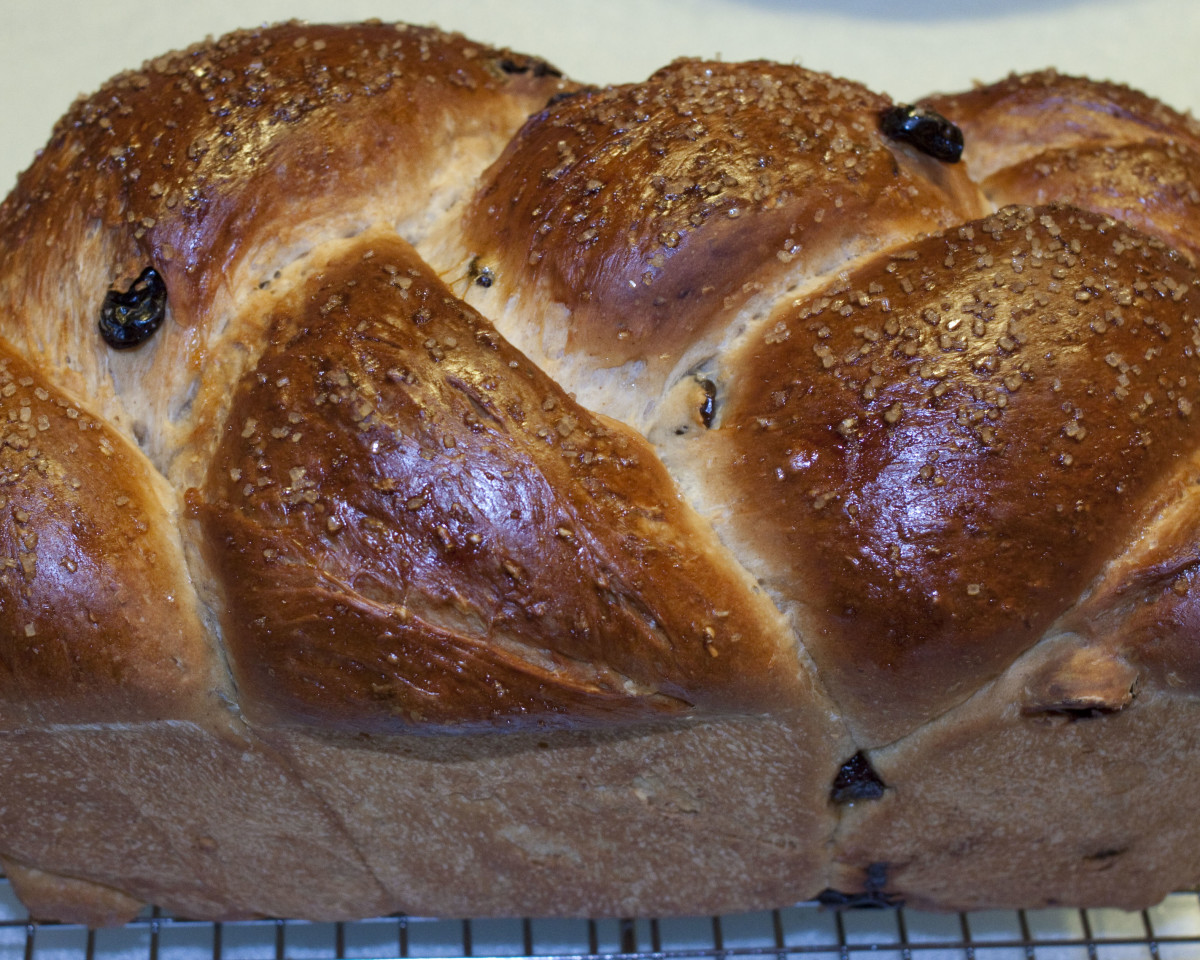 Oatmeal Raisin Bread with Cinnamon Syrup