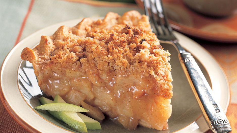 Rustic Emporium Apple Pie with Cinnamon Crumble