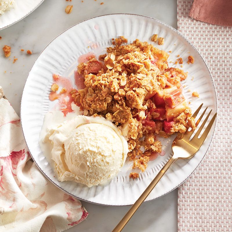 Rhubarb-Apple Crisp with Oat Topping