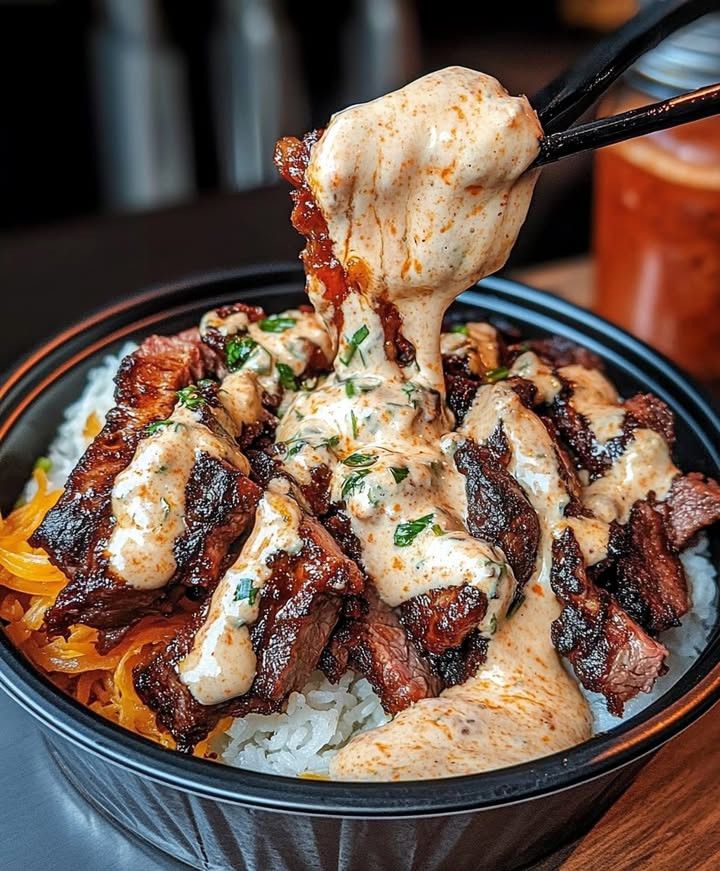 Korean-Style Beef Bibimbap with Spicy Gochujang Sauce