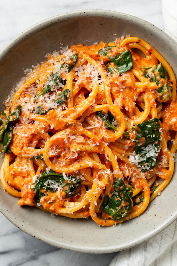 Creamy Roasted Pepper & White Bean Pasta