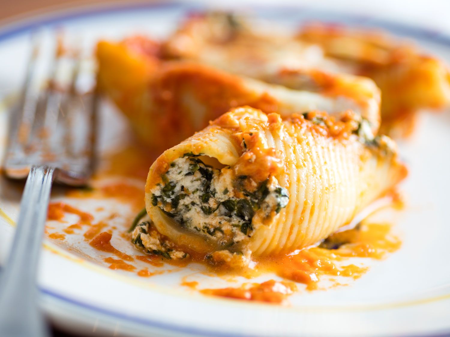 Soulful Spinach and Ricotta Stuffed Pasta Shells with Tomato Basil Sauce