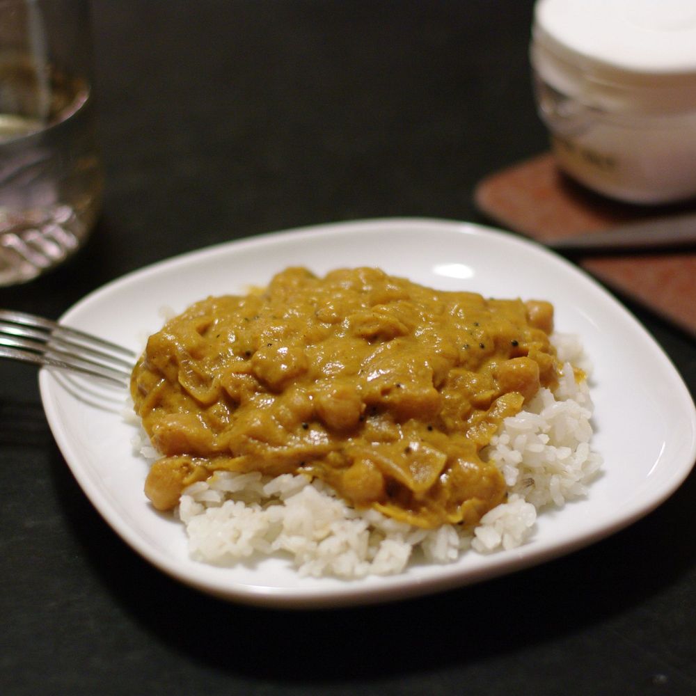 Golden Chickpea & Cashew Coconut Curry with Turmeric