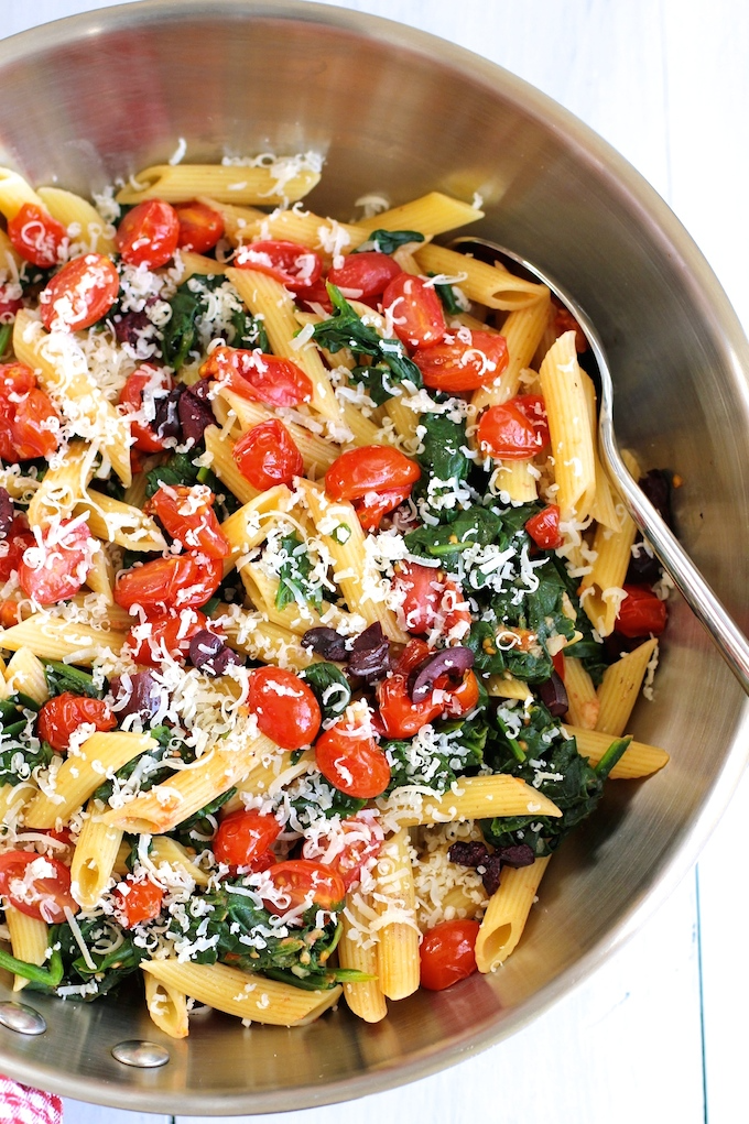 Mediterranean Spinach and Cherry Tomato Pasta