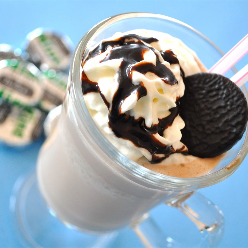 Creamy Chocolate Mint Milkshake Cocktail