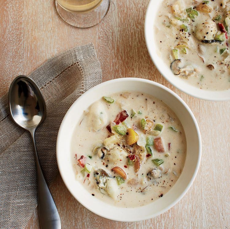 Northeast Regional Clam Chowder with Bacon and Thyme