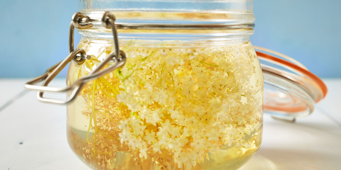 Shaken Gin Daisy with Elderflower and Lime