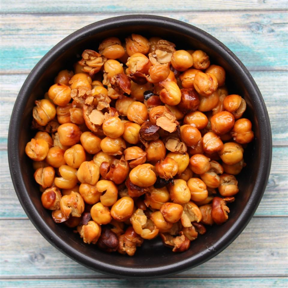 Dry-Roasted Methi and Spiced Chickpea Snack