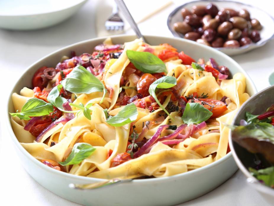 Real Garlic & Olive Oil Pasta with Sun-Dried Tomatoes